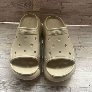 CROCS Crush Slide in Light Cream